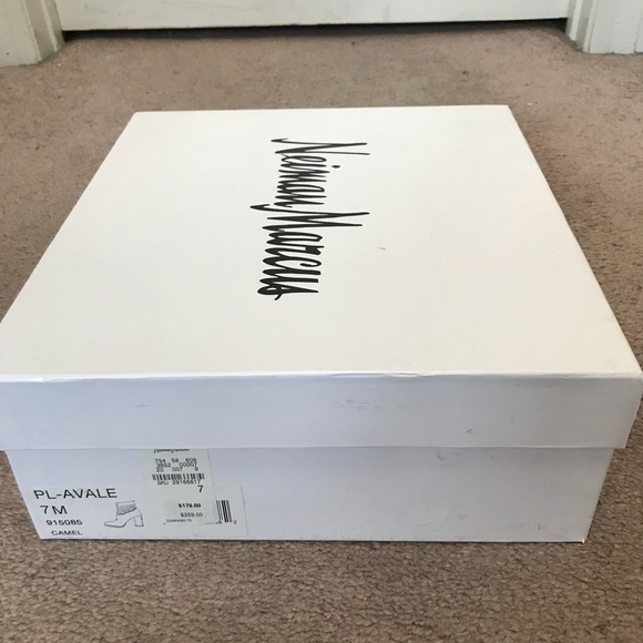 Neiman Marcus Women’s Tan Suede Booties - Picture 8 of 8